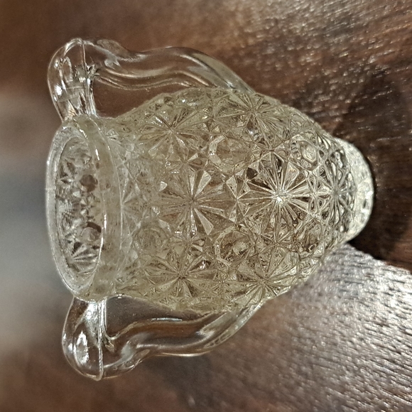 LE Smith Other - Daisy and Button Toothpick Holder